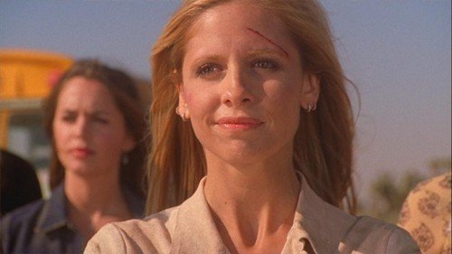 L'ultima immagine di Buffy (Sarah Michelle Gellar) della serie.