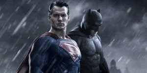 Batman v Superman: rivelate le T-shirt ufficiali del film