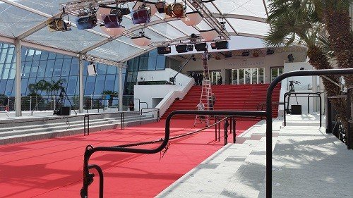 l'ingresso del Grand Théatre Lumiére, con la celeberrima montée des marches