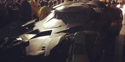 Batman v Superman: al Comic-Con Zack Snyder sulla Batmobile