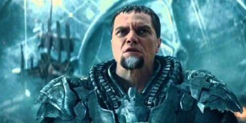 Batman v Superman: Michael Shannon rivela lo strano cambiamento di Zod