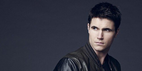 Robbie Amell: la star di The Flash nel cast di The Babysitter