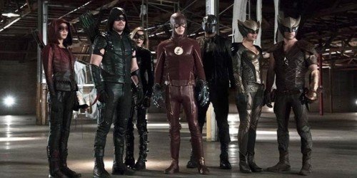 The Flash e Arrow: nuove incredibili foto del crossover