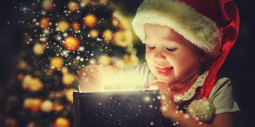 Regali di Natale: i doni più belli che si scartano nei film