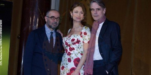 Giuseppe Tornatore, Jeremy Irons e Olga Kurylenko: intervista video per La Corrispondenza