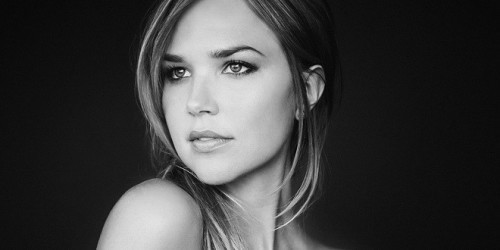 Cinquanta sfumature: Arielle Kebbel sarà Gia Matteo nei sequel futuri