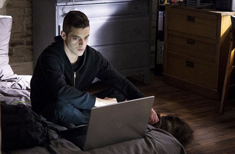 MR. ROBOT (HACKER)