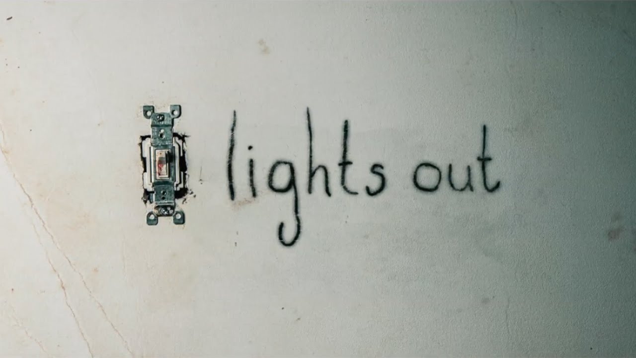Lights Out – Terrore nel buio: la nuova terrificante clip rivela qualcosa nell’oscurità