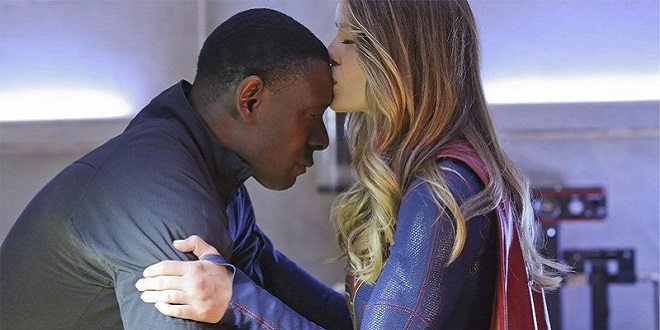 Supergirl e J'onn