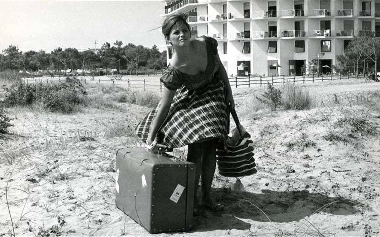 La ragazza con la valigia: recensione del film con Claudia Cardinale