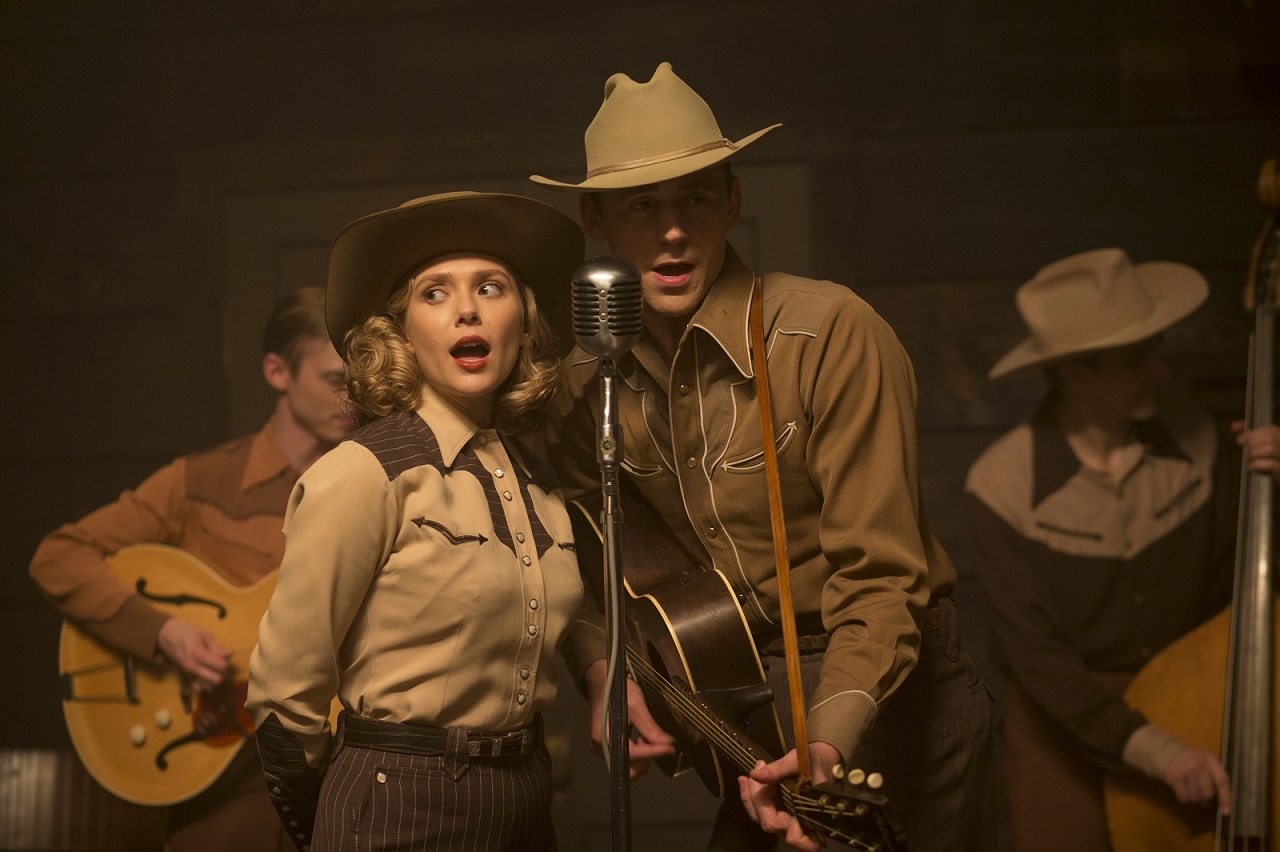 I Saw The Light: Tom Hiddleston suona la chitarra imitando Hank Williams