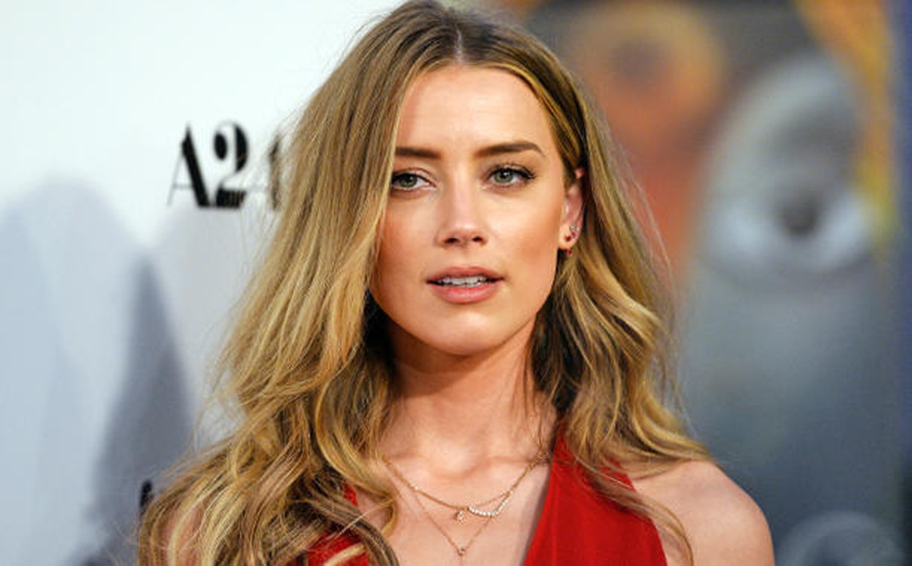 Amber Heard denuncia Johnny Depp per abusi