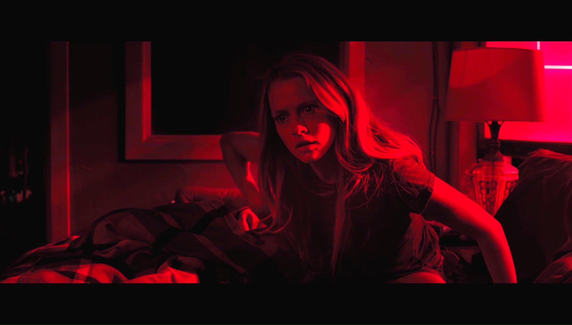Lights Out – Terrore nel Buio: nuovo terrificante trailer