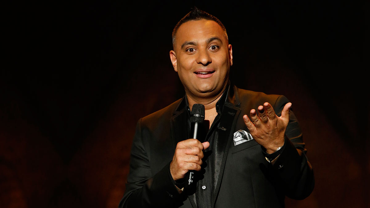 The Clapper: Russell Peters affiancherà Amanda Seyfried e Ed Helms