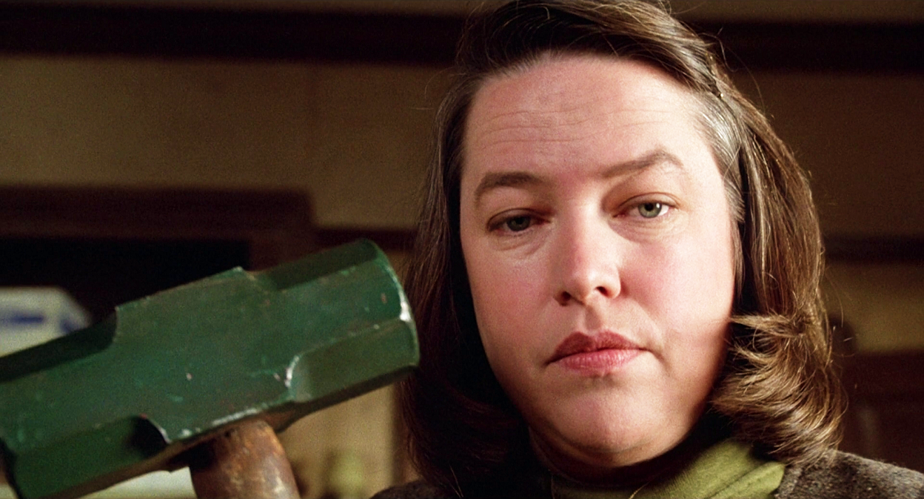 Misery non deve morire: le frasi più inquietanti del film con Kathy Bates