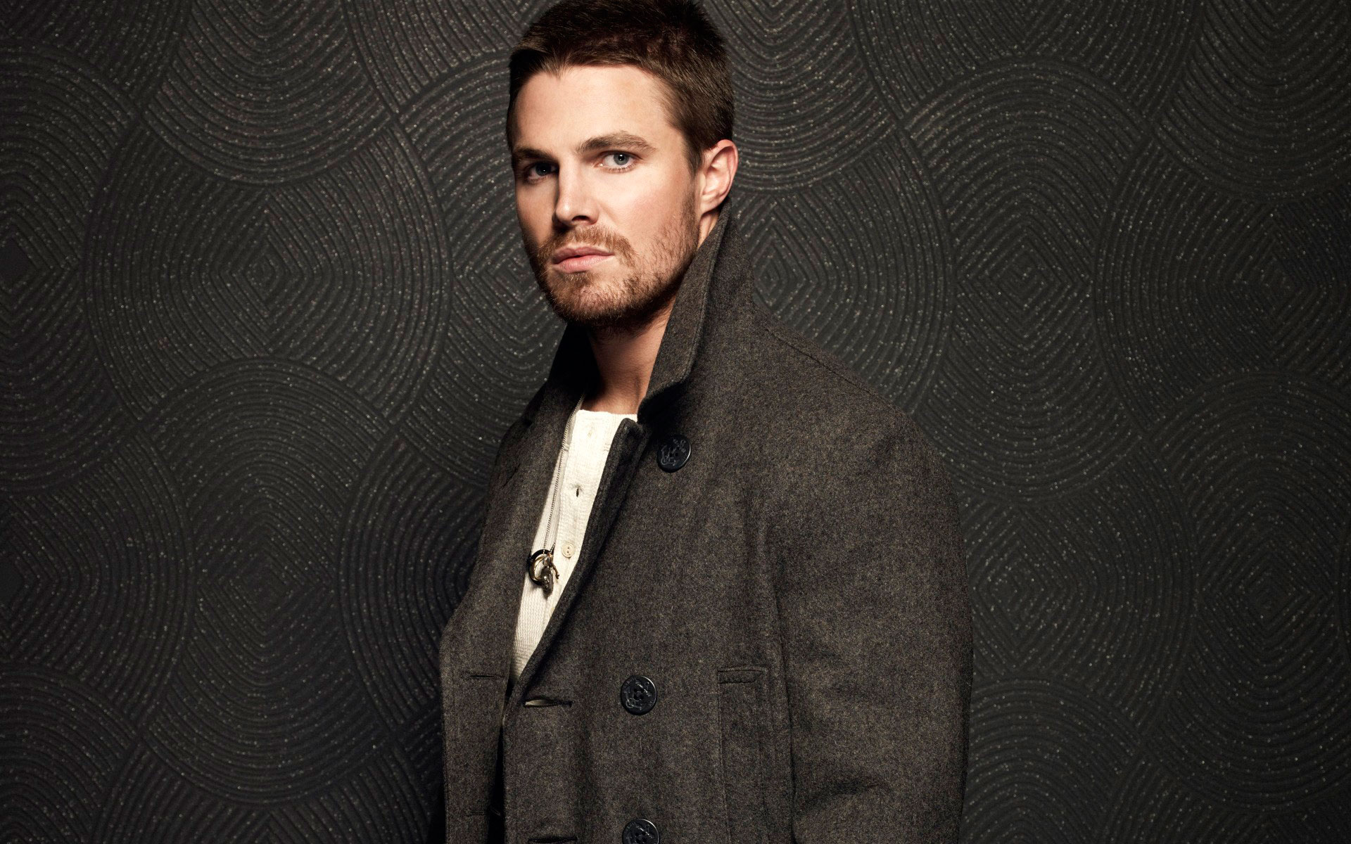 Stephen Amell parla della differenza tra Casey Jones e Oliver Queen