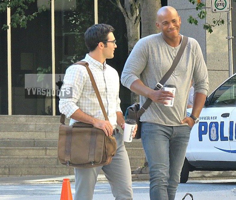 Supergirl 2: Tyler Hoechlin in Superman - Clark Kent nelle foto dal set