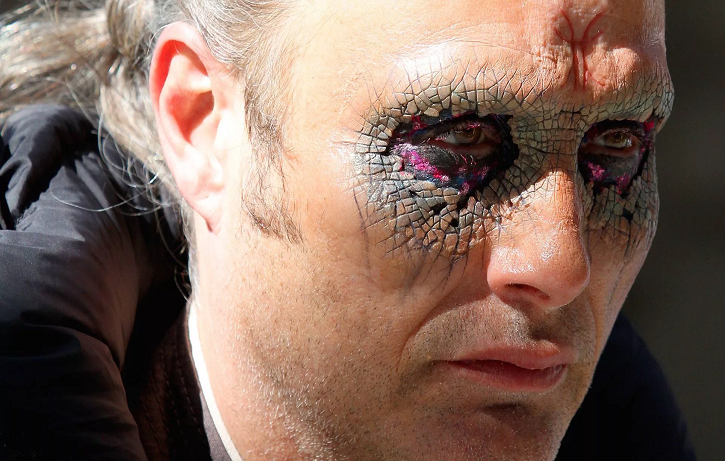 Mads Mikkelsen in Doctor Strange: nuovi dettagli su Kaecilius