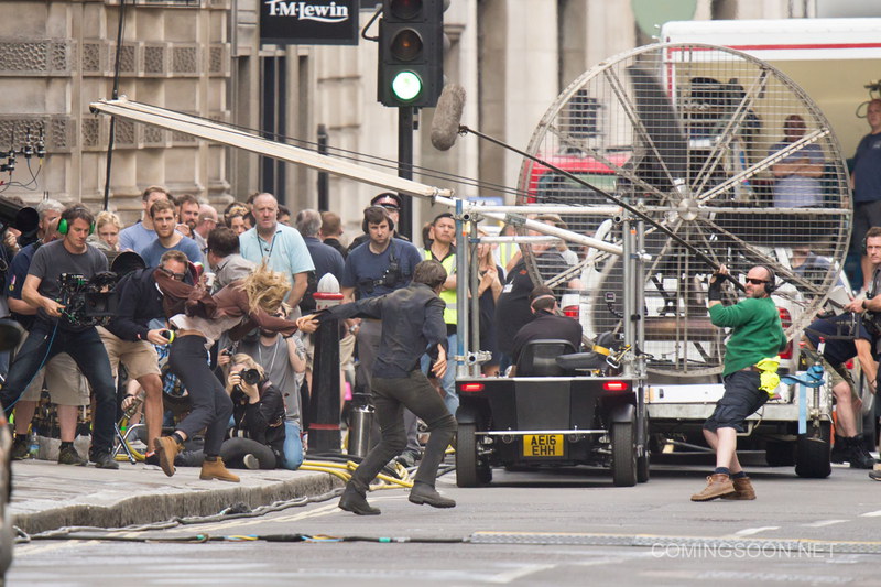 La mummia: Tom Cruise e Annabelle Wallis sul set del film di Alex Kurtzman