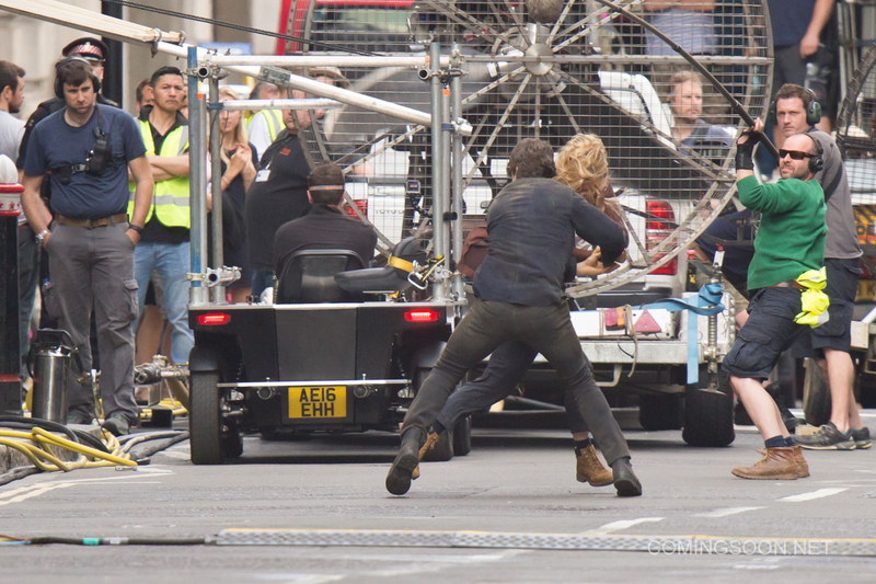 La mummia: Tom Cruise e Annabelle Wallis sul set del film di Alex Kurtzman