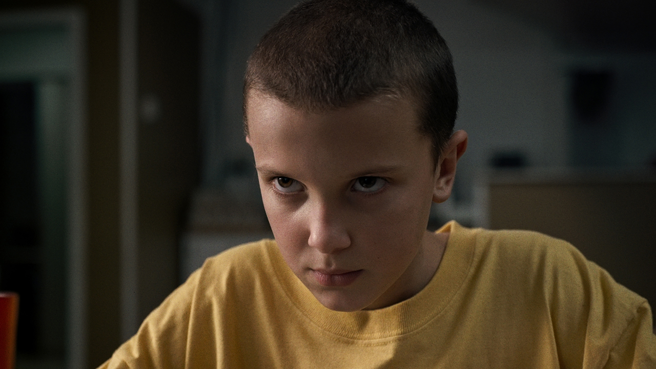 Stranger Things: Millie Bobby Brown si rade la testa per la serie Netflix