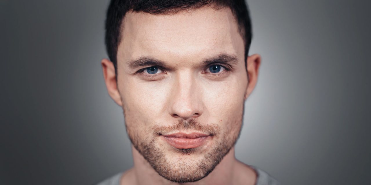 Ed Skrein ha una moglie? Tutto ciò che sappiamo sulla vita amorosa dell’affascinante attore di Deadpool