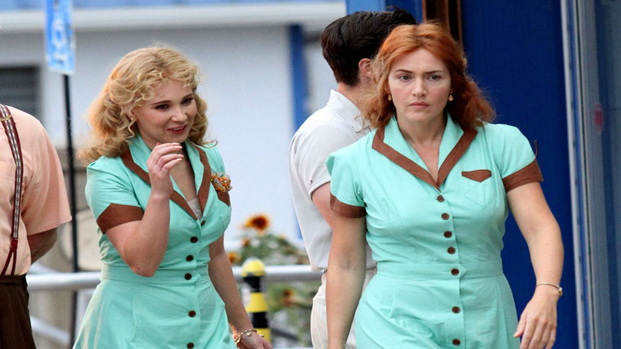 Kate Winslet e Juno Temple sembrano gemelle nelle foto dal set del film di Woody Allen