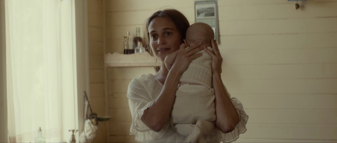 Venezia 73 - La Luce sugli oceani: recensione del film con Alicia Vikander e Michael Fassbender