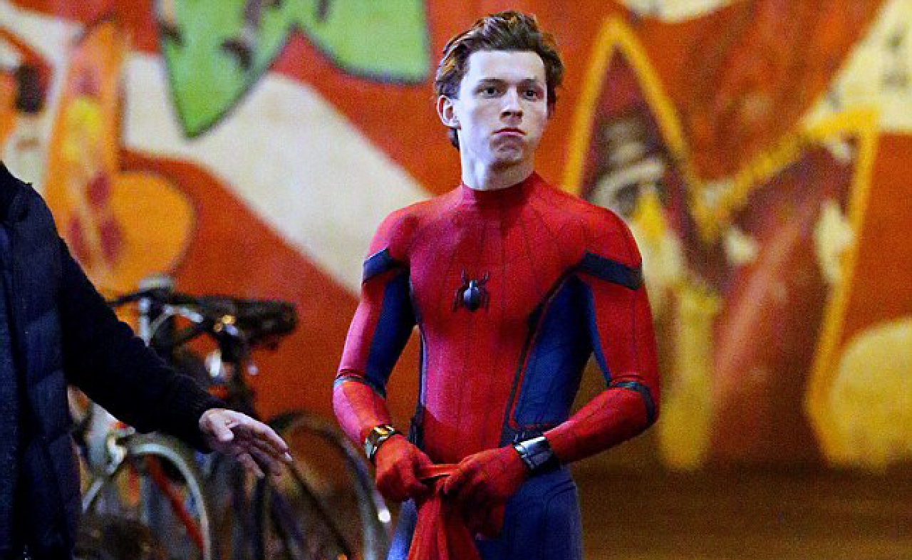 Spider-Man: Homecoming – Hot Toys mostra l’action figure di Peter Parker con la ‘homemade suit’