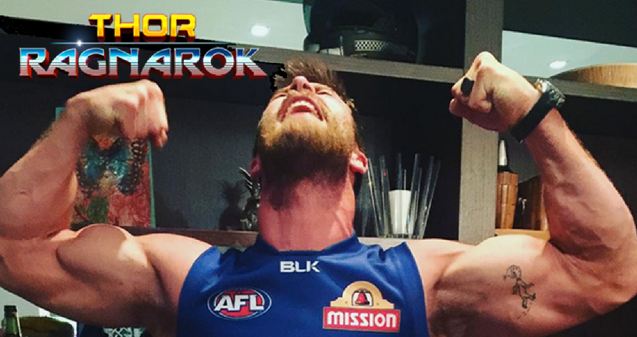 Chris Hemsworth mostra i muscoli per Thor: Ragnarok
