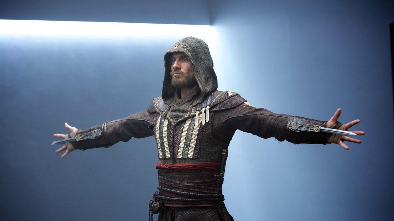 Assassin’s Creed: Michael Fassbender in azione nelle nuove foto dal set