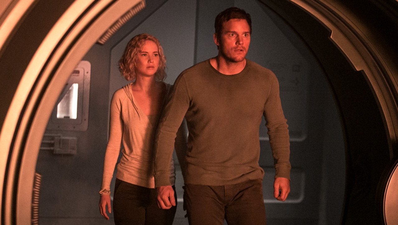 Passengers: Chris Pratt e Jennifer Lawrence nelle nuove foto