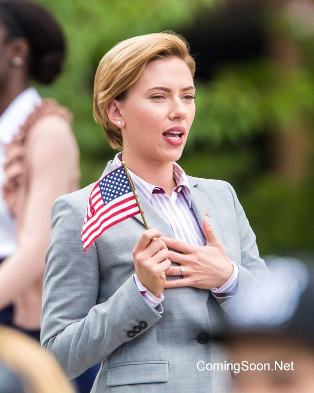 Rock That Body: Scarlett Johansson è patriottica nelle prime foto dal set