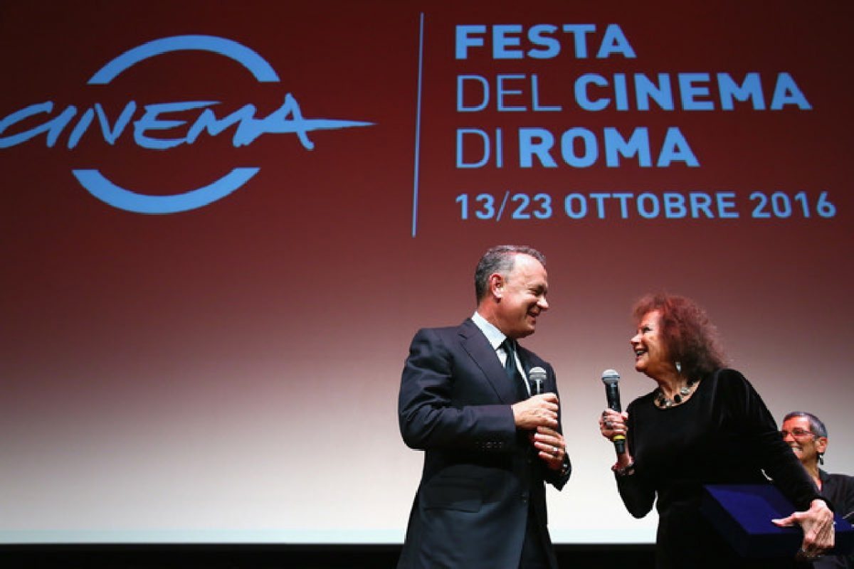 Claudia Cardinale premia Tom Hanks: ‘Mi piacerebbe lavorare con Roberto Benigni’