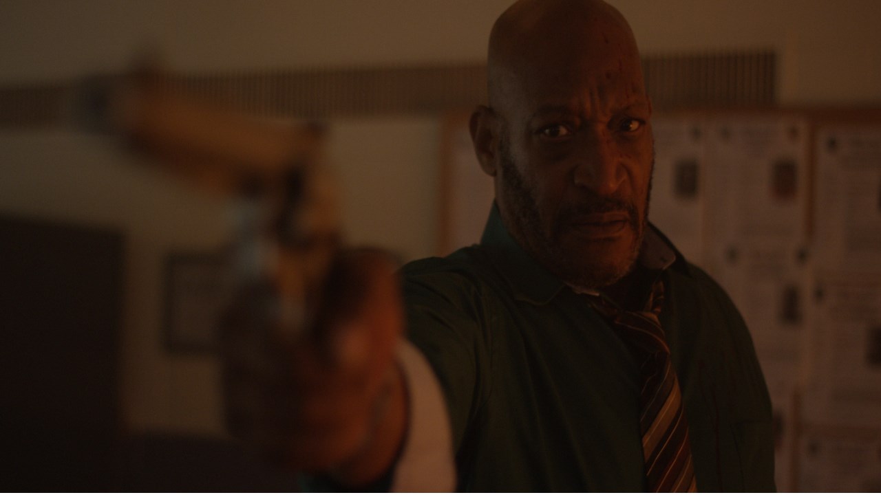 Zombies: Tony Todd combatte ancora i non-morti nel trailer del film horror