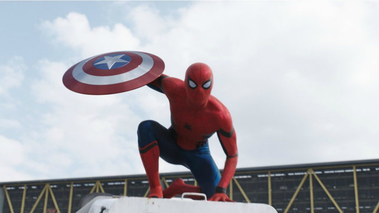 Spider-Man: Homecoming – Spidey sorveglia la città nel secondo poster ufficiale