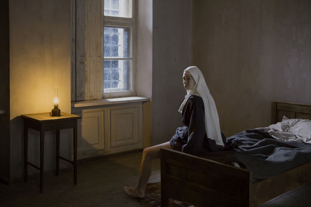 Agnus Dei: recensione del film di Anne Fontaine