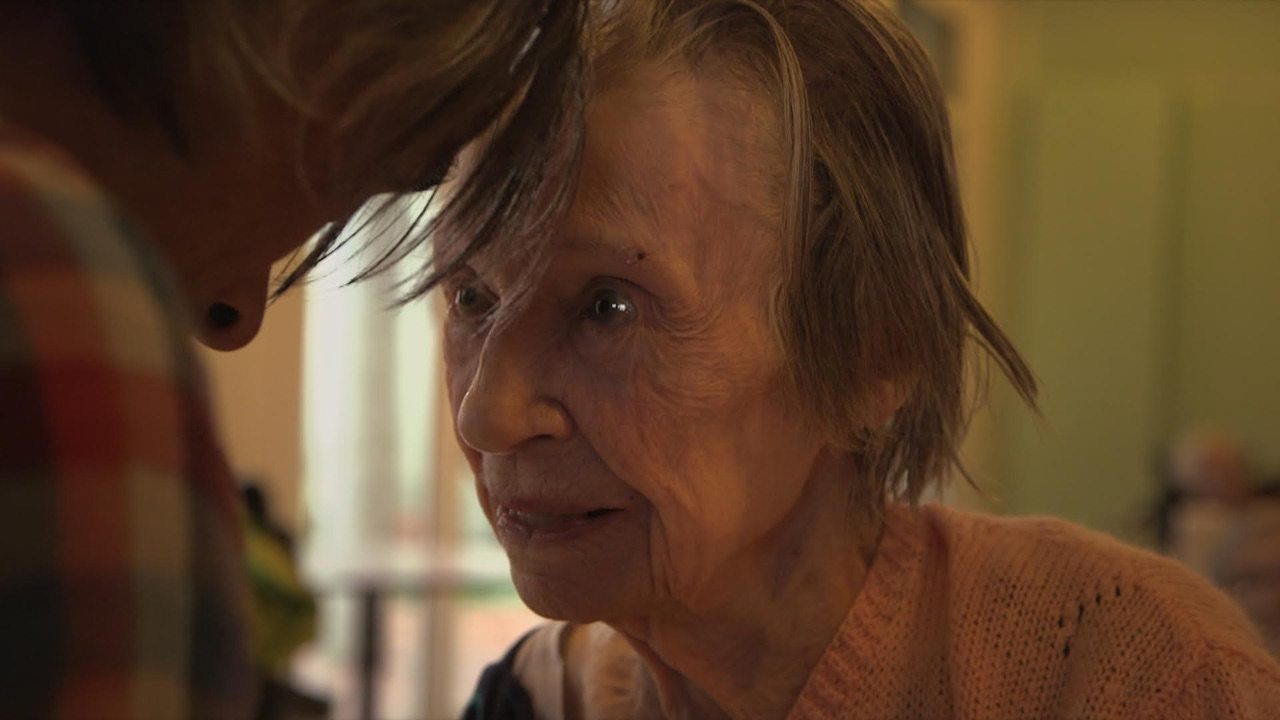 Une jeune fille de 90 ans: il documentario di Valeria Bruni Tedeschi sulla danza come terapia