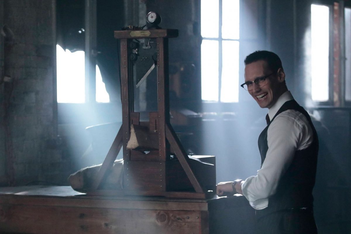 Gotham 3×10 – Edward Nygma tortura Butch e Tabitha nelle foto