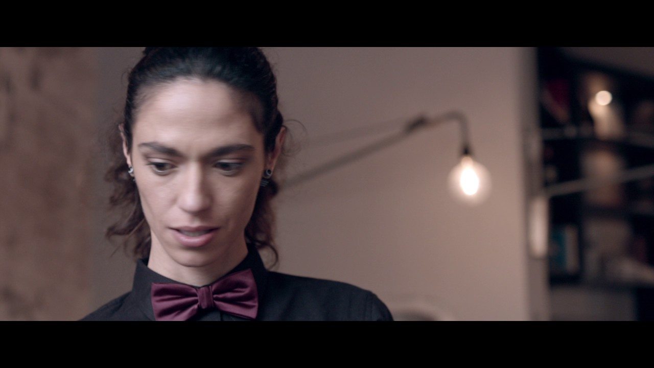 La Ragazza del Mondo: rivelata la clip Continuare gli Studi