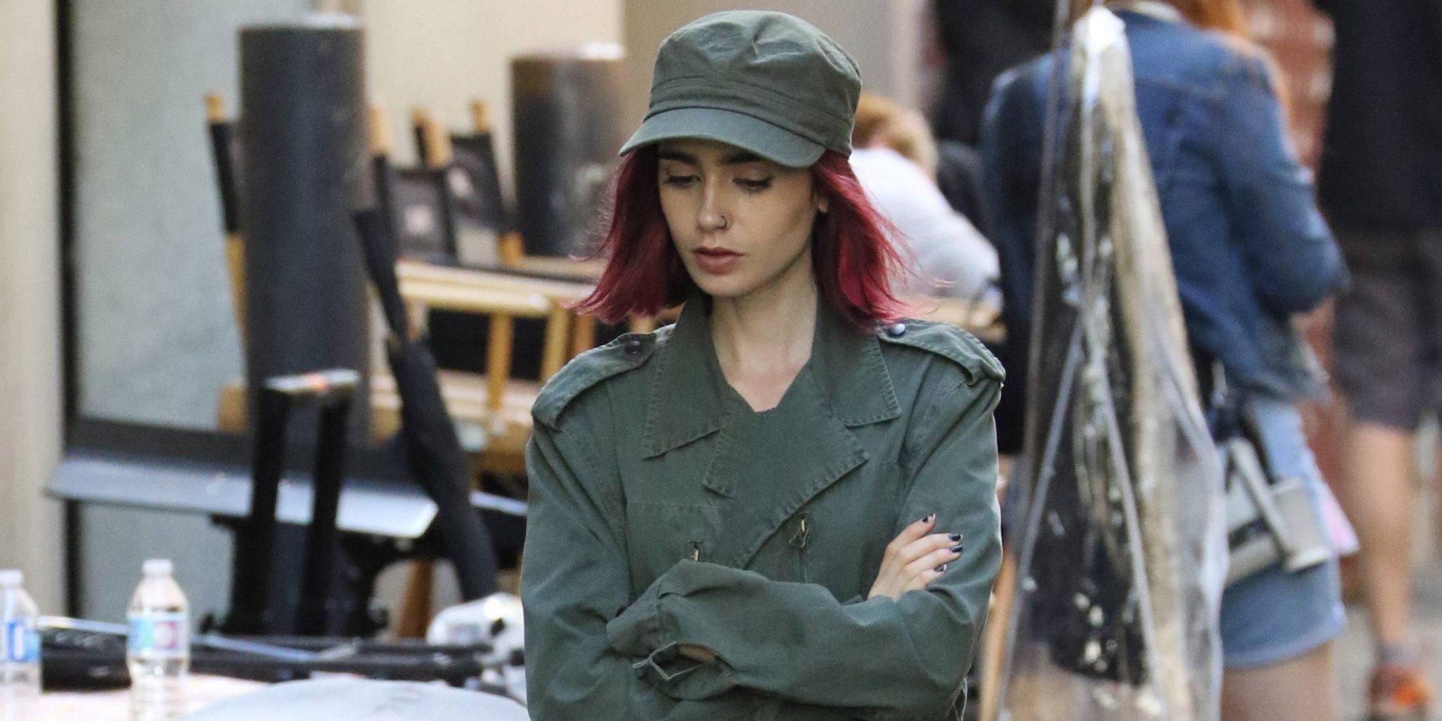 Okja: una nuova foto mostra Lily Collins nel nuovo film di Bong Joon-Ho