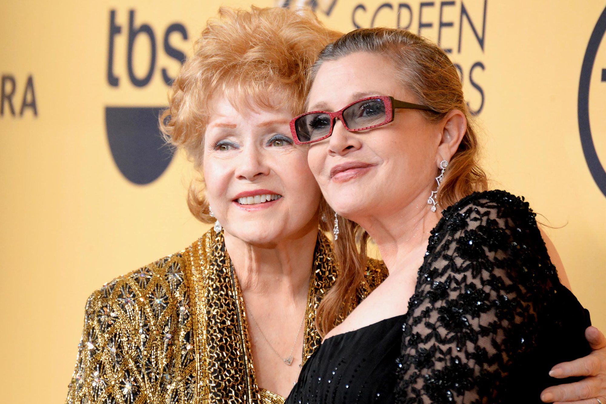 Addio a Debbie Reynolds – Si spegne a 84 anni la mamma di Carrie Fisher