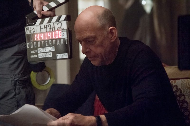 Counterpart – J.K. Simmons nelle prime foto della serie diretta da Morten Tyldum