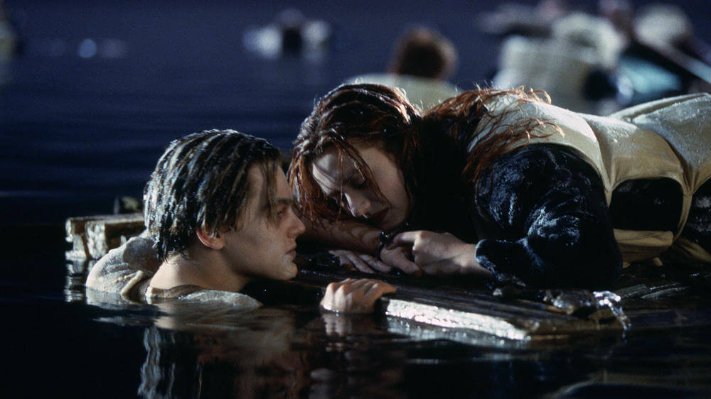 Titanic: James Cameron risponde al dibattito sulla scena della zattera