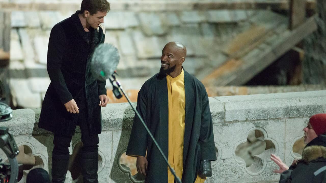 Robin Hood: Origins – Taron Egerton e Jamie Foxx nelle foto dal set