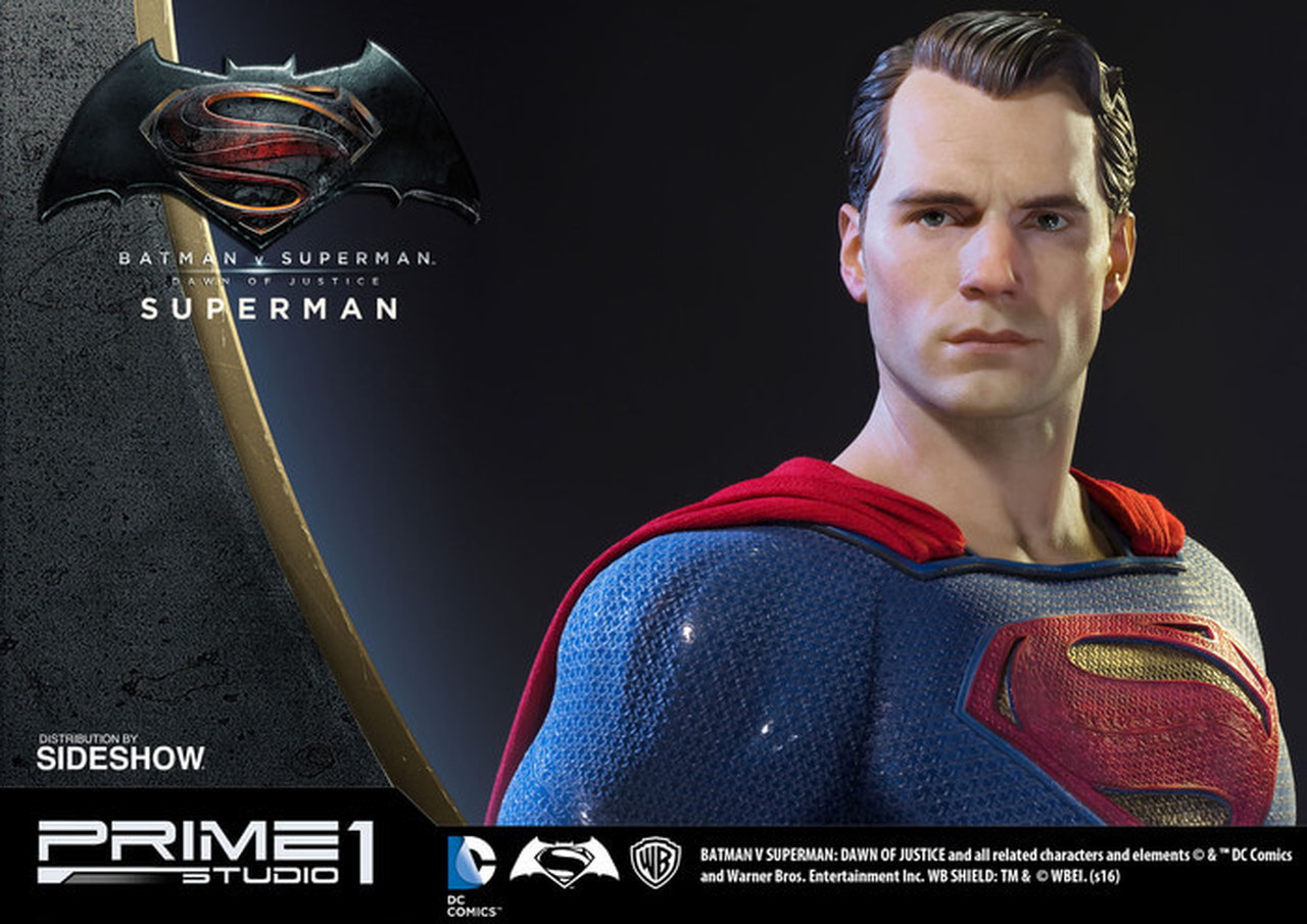 Batman v Superman: ecco la magnifica figure da collezione di Superman