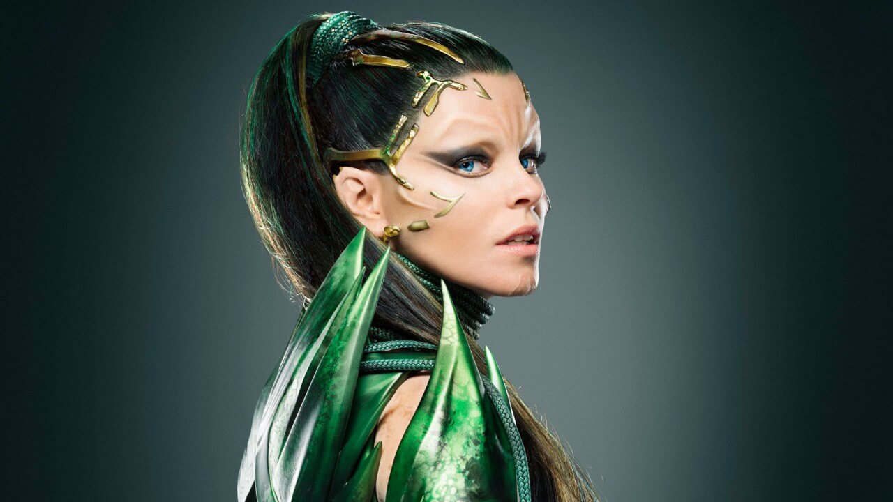 Elizabeth Banks è Rita Repulsa nella nuova foto di Power Rangers