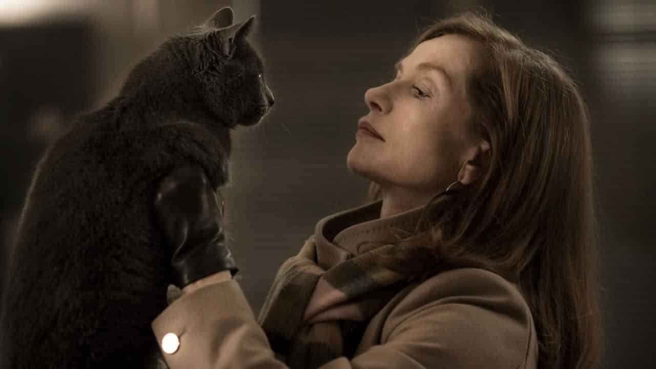 Isabelle Huppert nelle tre nuovo clip di Elle, il film di Paul Verhoeven
