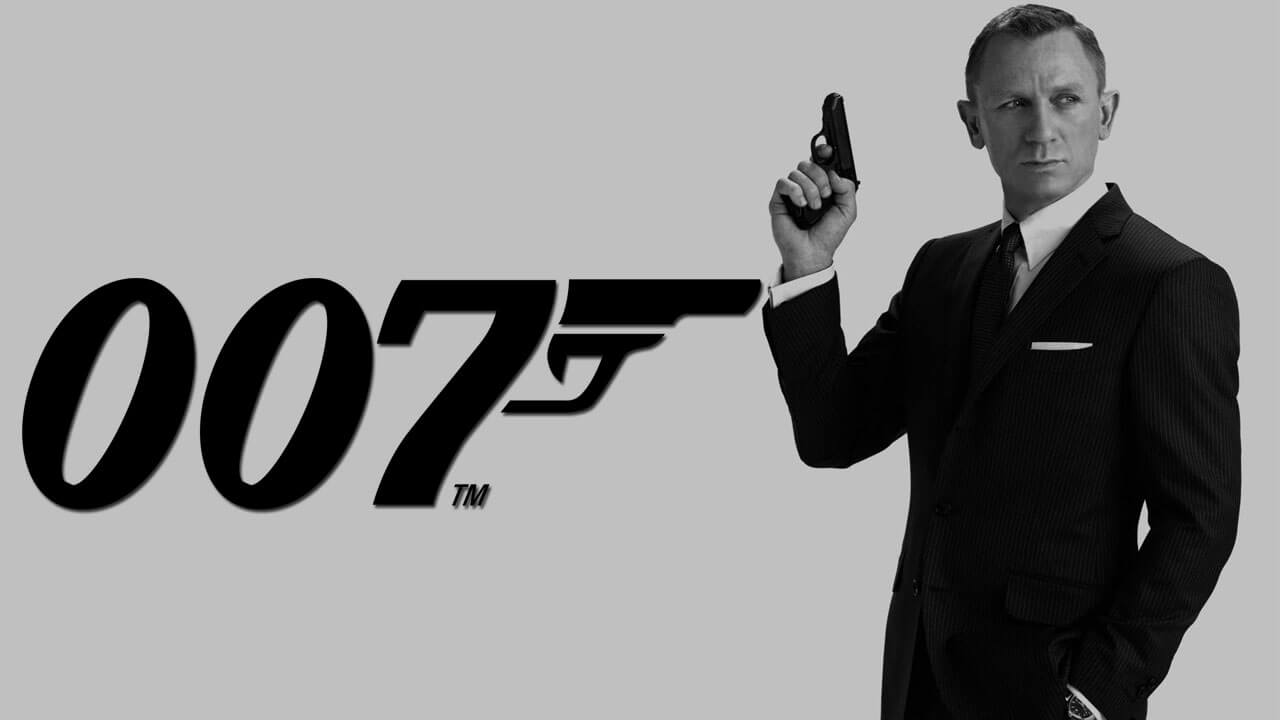 James Bond: No Time to Die – esplosive foto dal set mostrano Bond al cimitero