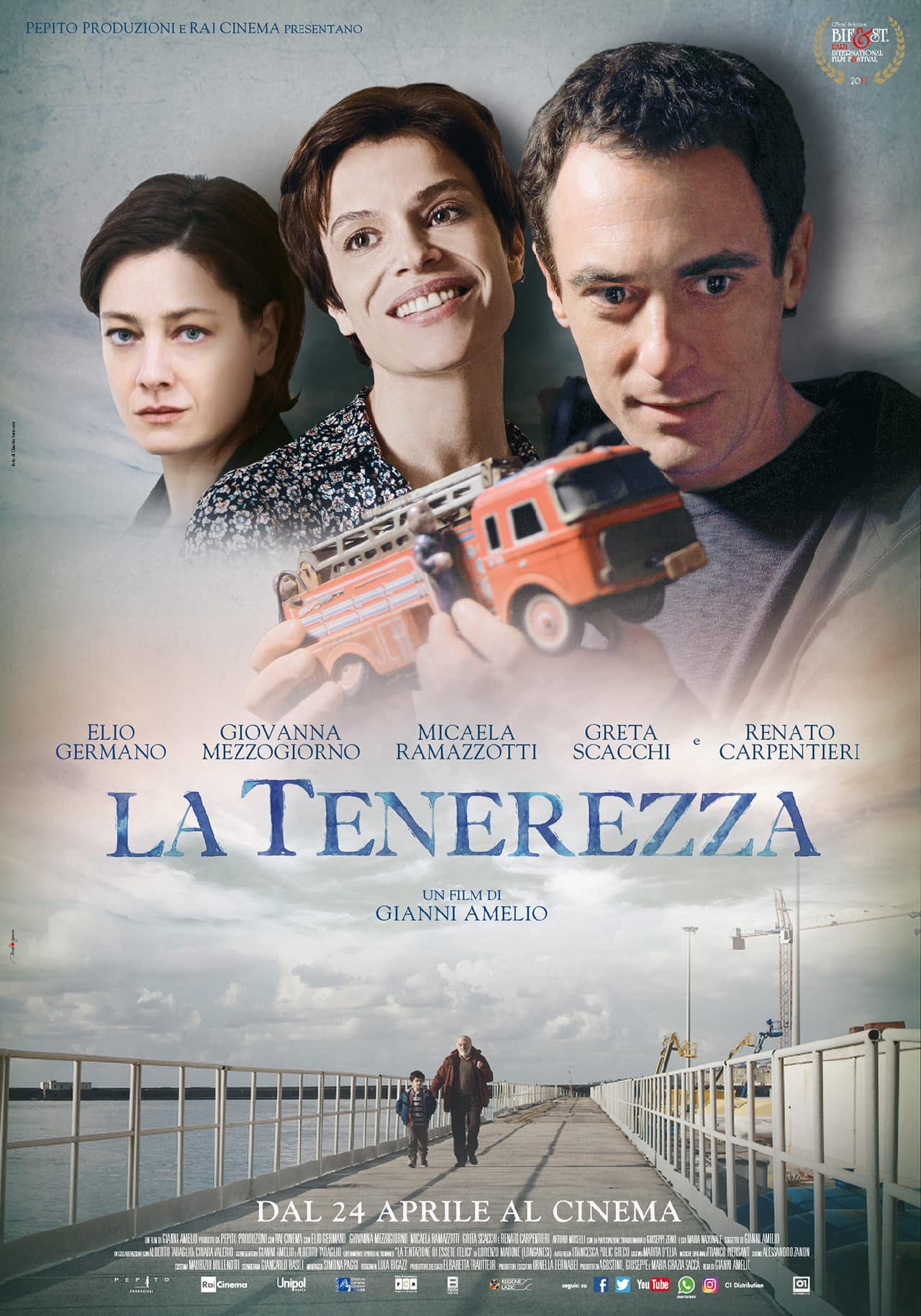 Elio Germano e Micaela Ramazzotti nel primo poster ufficiale de La tenerezza